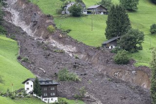 L'étendue des dégâts s'accroît sans cesse à Schwanden (GL), révèle la commune de Glaris-Sud jeudi. Jusqu'à présent, le glissement de terrain a condamné 38 bâtiments (archives).